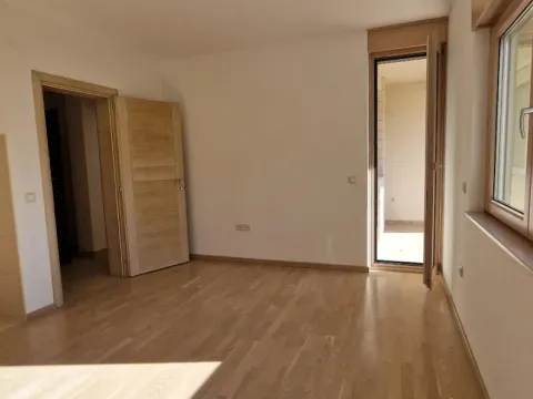 Prodaja, jednosoban stan, 45m², Bečići, Budva - image 1