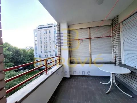 Rent, three bedroom apartment, 73m², Vračar Sve Podlokacije, Beograd - image 17