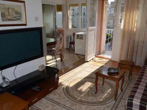 Prodaja, stan, 32m², Tivat, Crna Gora - image 1