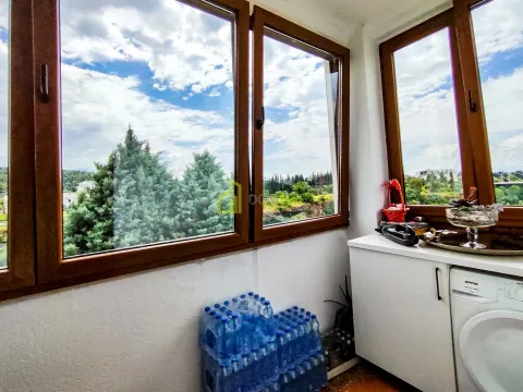 Izdavanje, trosoban stan, 99m², Momišići, Podgorica - image 4