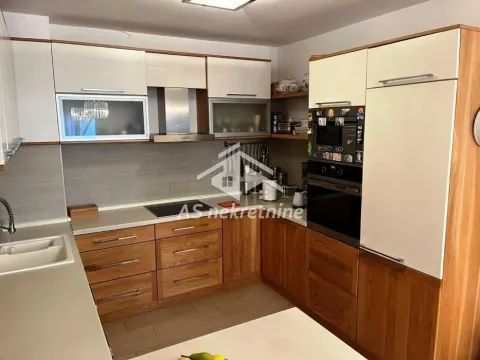 Izdavanje, četvorosoban stan, 93m², Voždovac Sve Podlokacije, Beograd - image 9