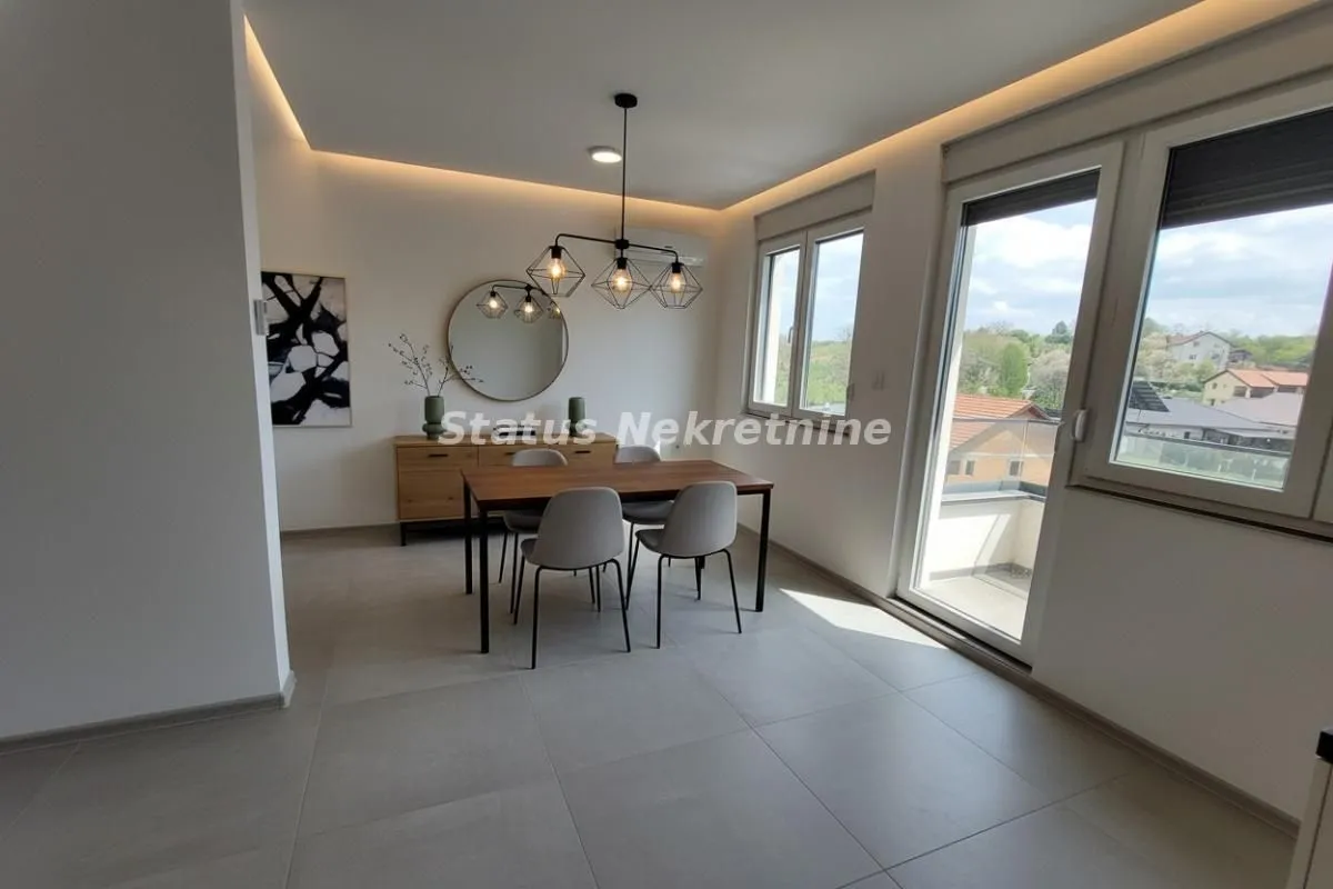Prodaja, trosoban stan, 78m², Petrovaradin, Novi Sad