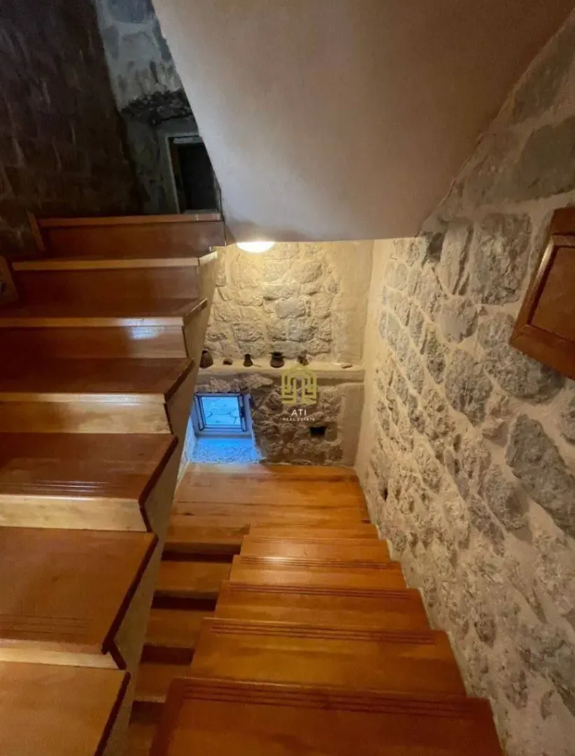 Prodaja, kuća, 180m², Orahovac, Kotor