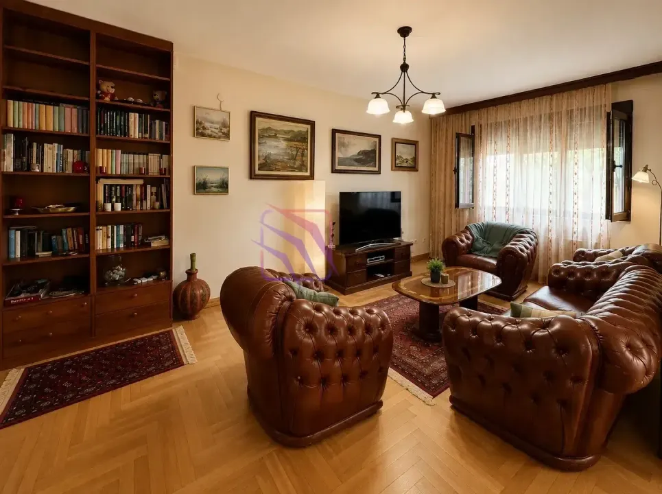 Sale, house, 200m², Gorica C, Podgorica