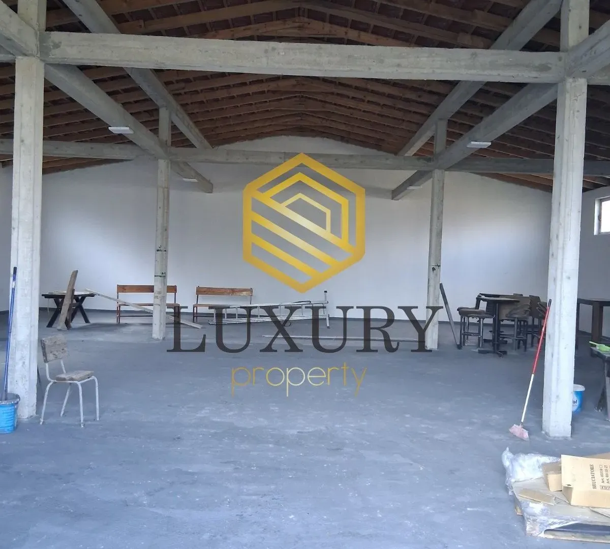 Rent, office space, 290m², Spuž, Danilovgrad