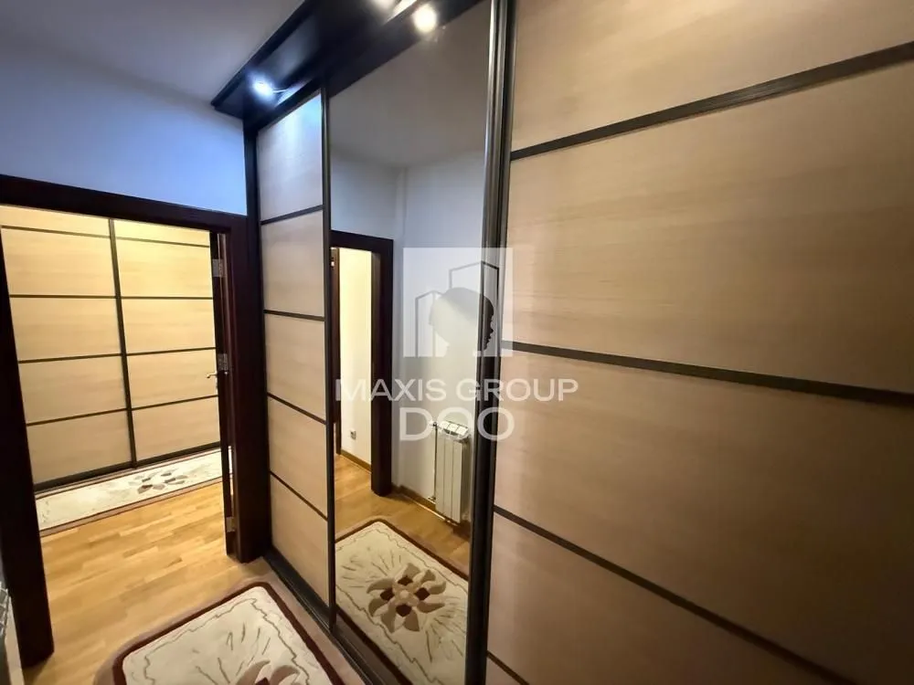 Izdavanje, trosoban stan, 81m², Čubura, Beograd