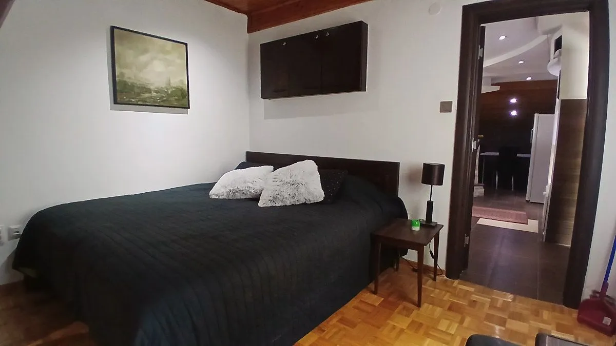 Rent, four bedroom apartment, 110m², Kalenić Pijaca, Vračar Sve Podlokacije