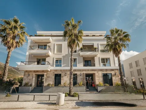 Prodaja, jednosoban stan, 46m², Tivat, Crna Gora - image 1