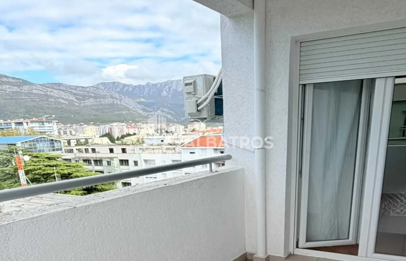 Sale, two bedroom apartment, 76m², Centar, Bar
