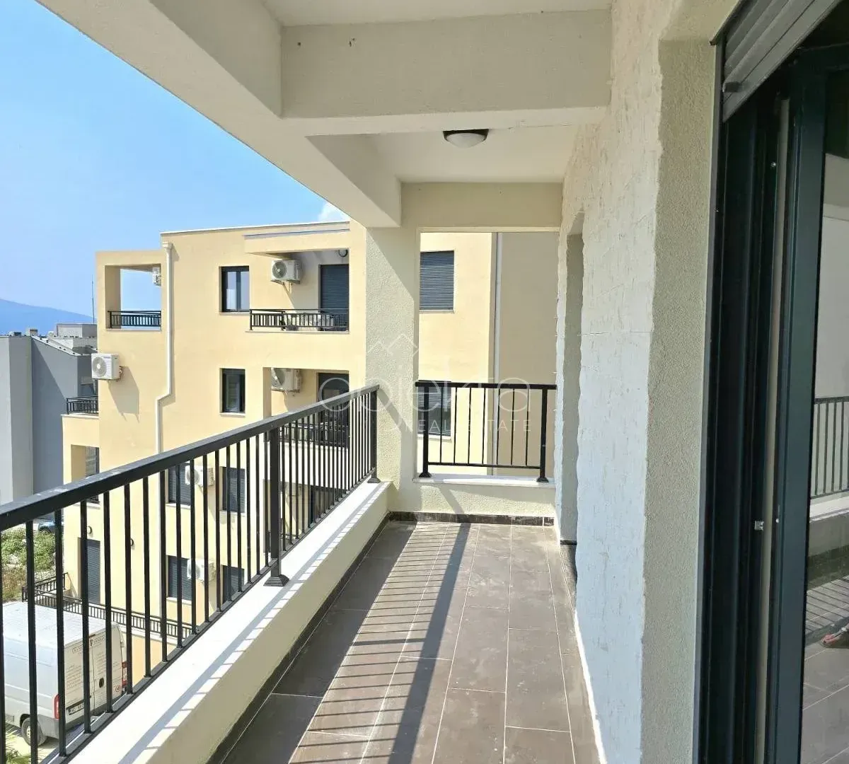 Izdavanje, stan, 72m², Tivat, Crna Gora