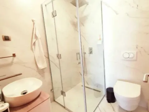 Izdavanje, dvosoban stan, 110m², Preko Morače, Podgorica - image 2