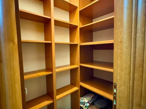 Izdavanje, dvosoban stan, 60m², Krivi Most, Podgorica - image 10