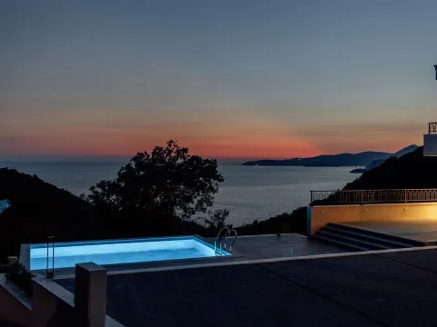 Izdavanje, kuća, 318m², Reževići, Budva - image 13