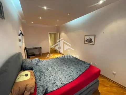 Izdavanje, trosoban stan, 80m², Stari Grad, Beograd - image 7