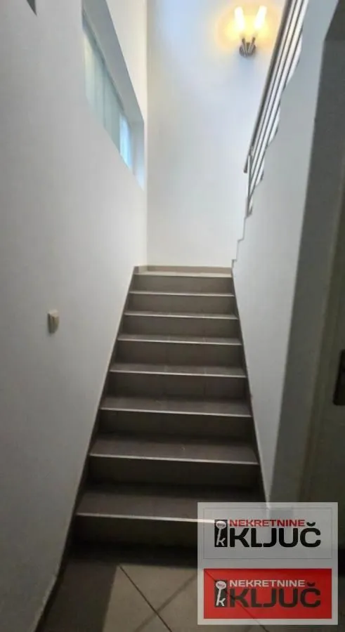 Rent, office space, 770m², Veternik, Novi Sad Sve Podlokacije