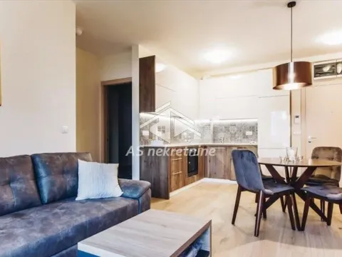 Izdavanje, trosoban stan, 68m², Vračar Sve Podlokacije, Beograd - image 3