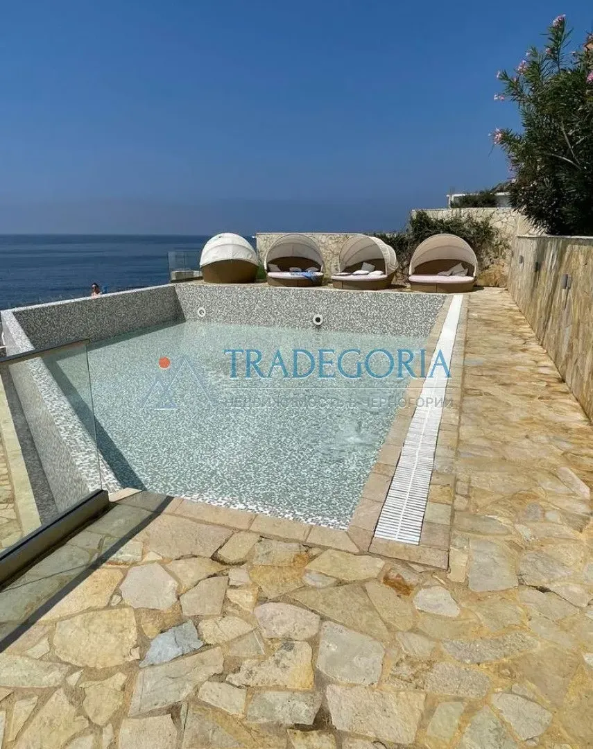 Prodaja, dvosoban stan, 120m², Dobra Voda, Bar