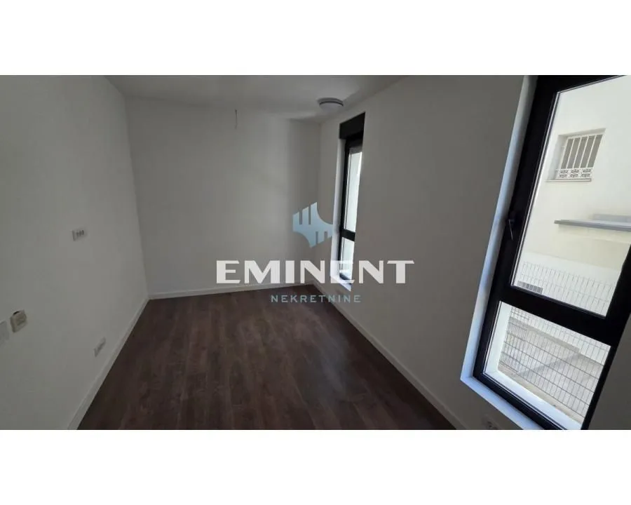 Sale, two bedroom apartment, 80m², Autokomanda, Voždovac Sve Podlokacije