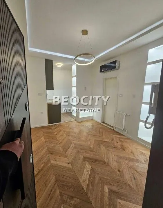 Prodaja, stan, 21m², Centar, Novi Sad