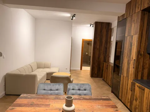 Izdavanje, jednosoban stan, 50m², Bartula, Bar - image 1