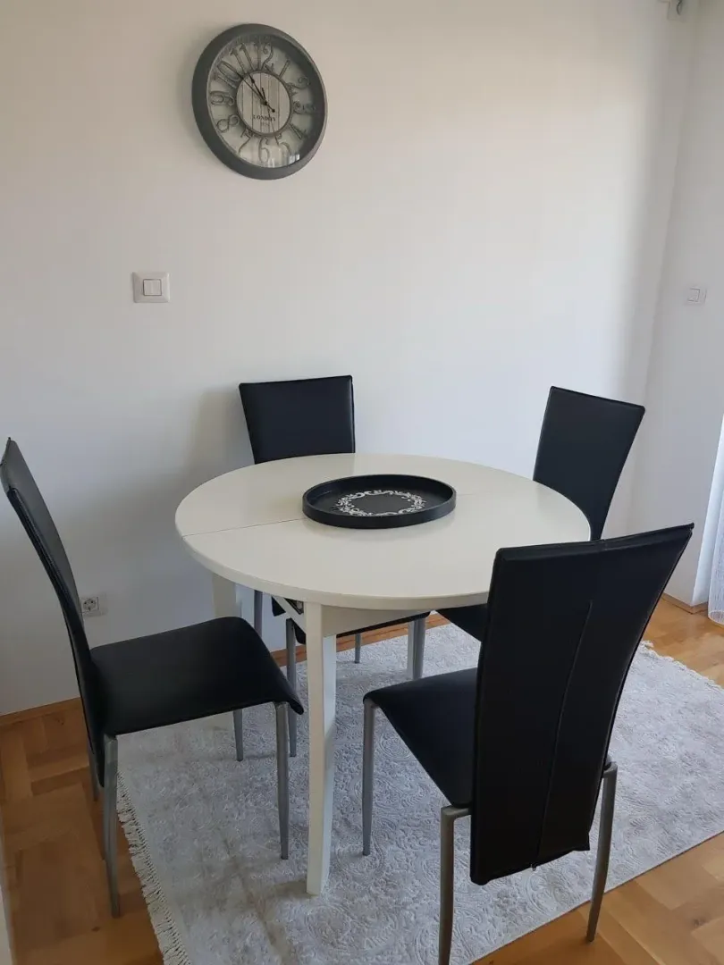 Izdavanje, dvosoban stan, 70m², Vezirov Most, Podgorica