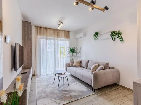 Sale, one bedroom apartment, 38m², Bečići, Budva - image 1