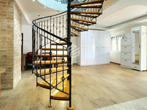 Rent, three bedroom apartment, 160m², Tivat, Crna Gora - image 15