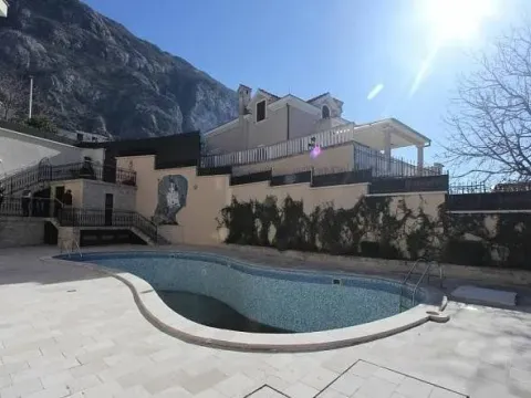 Prodaja, dvosoban stan, 85m², Kotor, Crna Gora - image 20