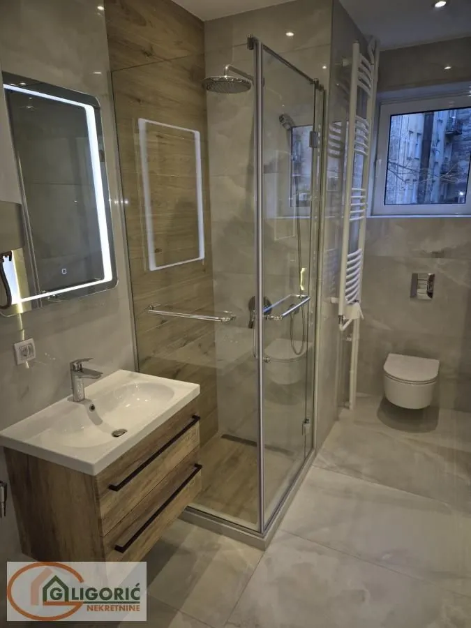 Prodaja, dvosoban stan, 60m², Stari Grad, Beograd