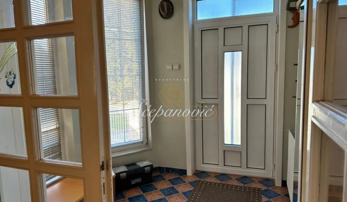 Prodaja, stan, 193m², Centar, Novi Sad