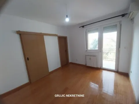 Stan in Zvezdara Sve Podlokacije