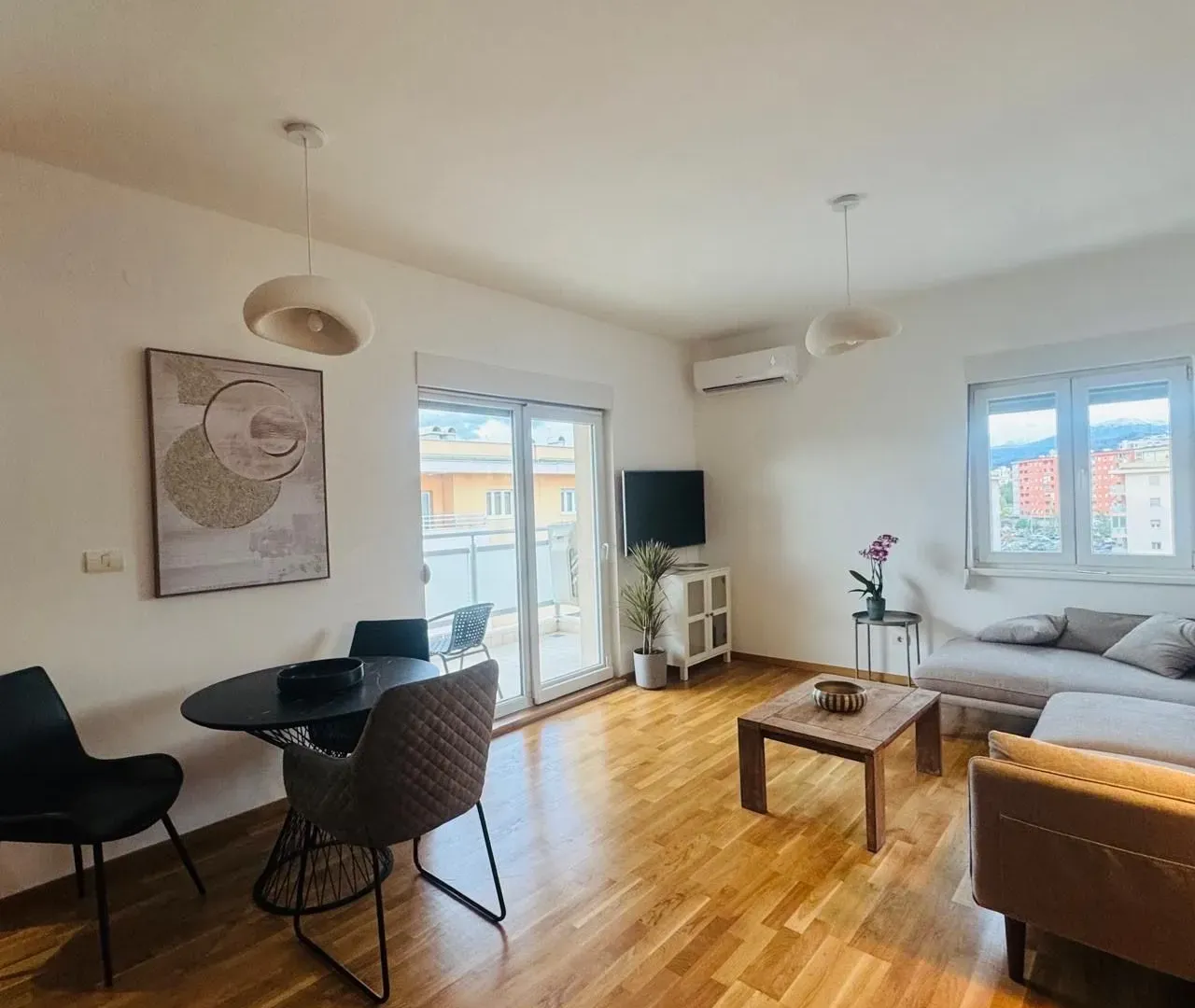 Izdavanje, jednosoban stan, 53m², City Kvart, Podgorica