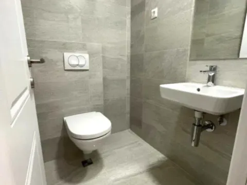 Izdavanje, trosoban stan, 105m², Central Point, Podgorica - image 10