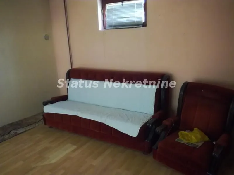Prodaja, kuća, 300m², Futog, Novi Sad Sve Podlokacije