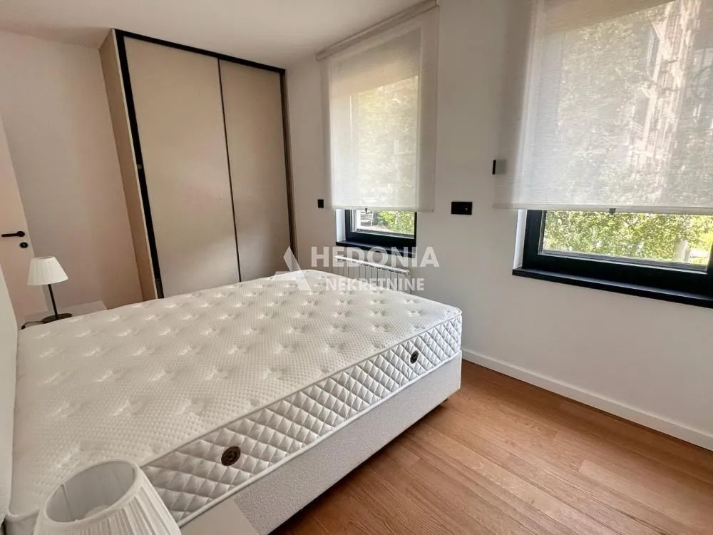 Izdavanje, trosoban stan, 65m², Vračar Sve Podlokacije, Beograd