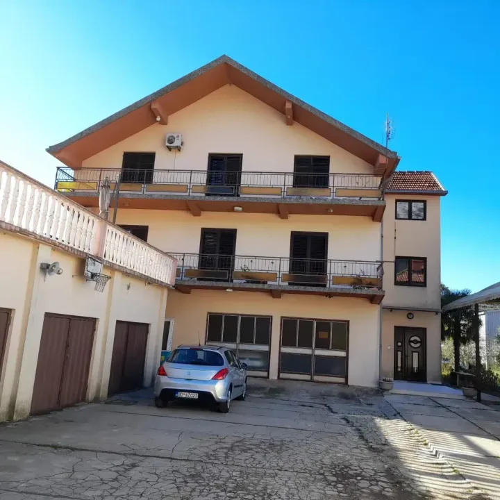 Sale, house, 307m², Kotor, Crna Gora