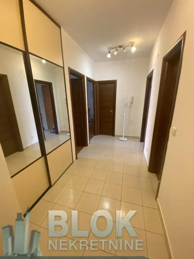 Izdavanje, trosoban stan, 110m², City Kvart, Podgorica