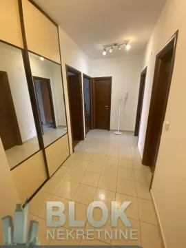 Izdavanje, trosoban stan, 110m², City Kvart, Podgorica - image 3
