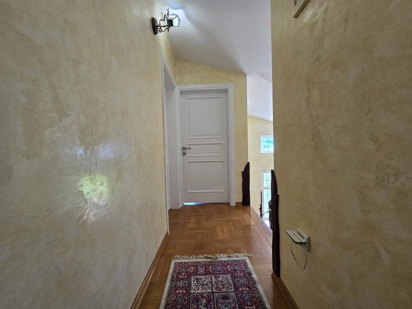Prodaja, kuća, 180m², Zlatica, Podgorica