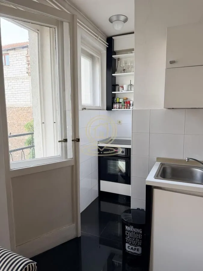 Rent, two bedroom apartment, 55m², Stari Grad, Beograd