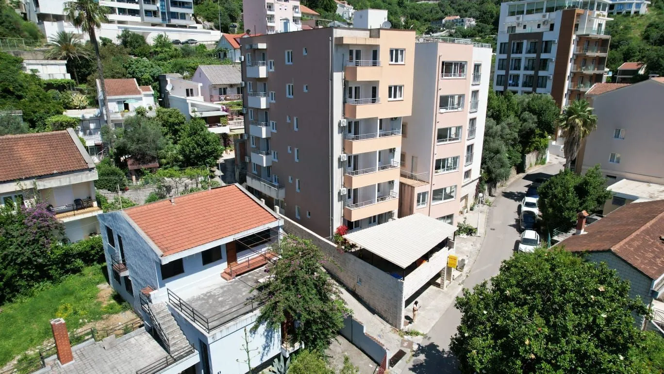 Sale, house, 1000m², Bečići, Budva