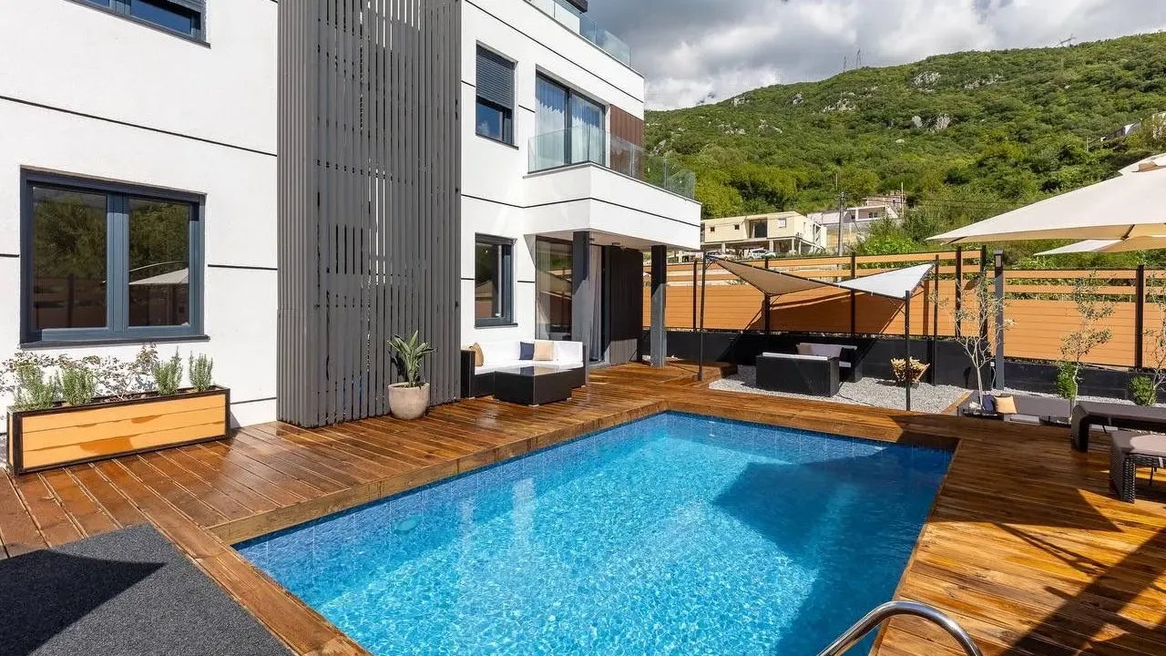 Sale, two bedroom apartment, 120m², Lastva Grbaljska, Kotor