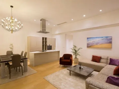 Izdavanje, trosoban stan, 123m², Budva, Crna Gora - image 2