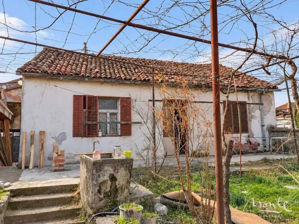 Prodaja, kuća, 118m², Stara Varoš, Podgorica