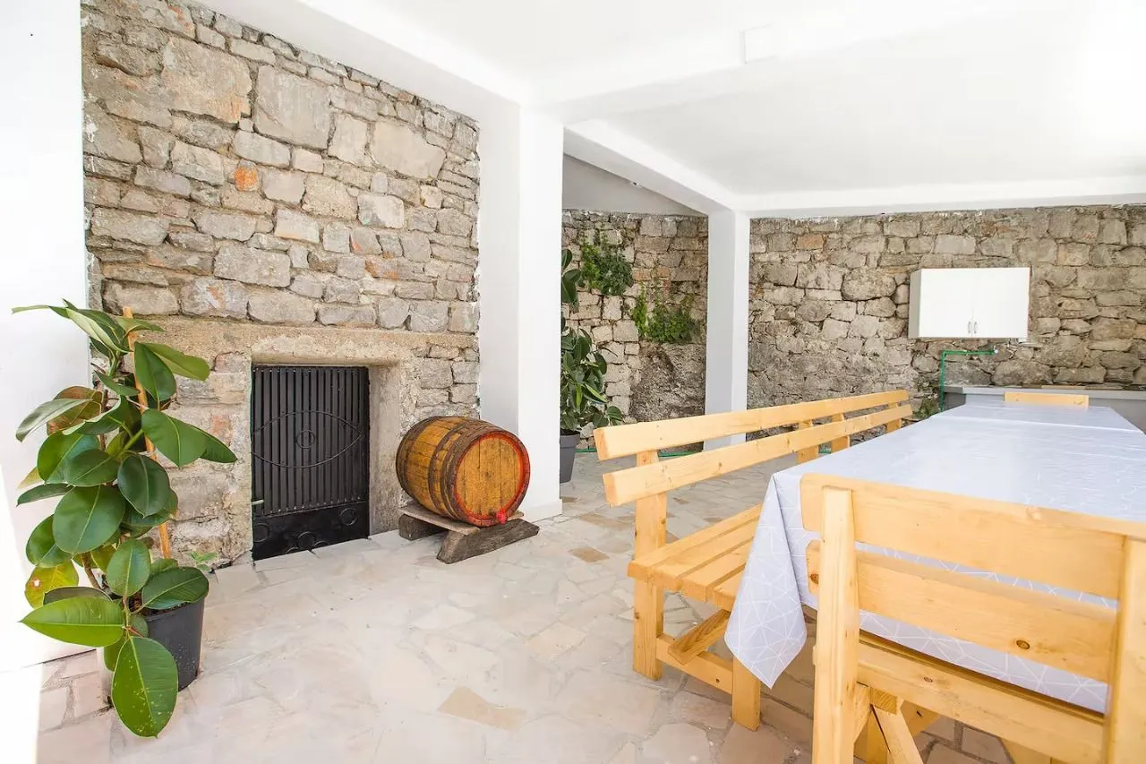 Rent, house, 110m², Tivat, Crna Gora