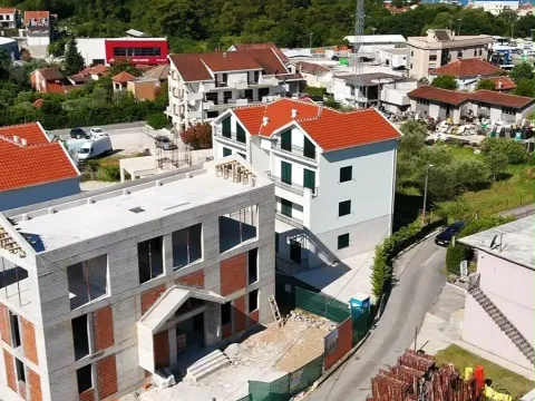 Prodaja, jednosoban stan, 48m², Dumidran, Tivat - image 1