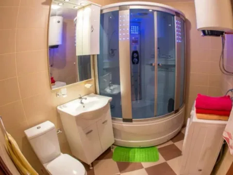 Rent, two bedroom apartment, 81m², Petrovac, Budva - image 5