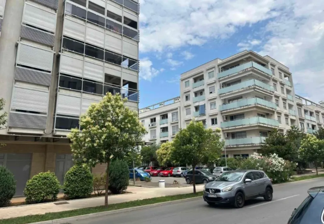 Prodaja, trosoban stan, 120m², Tološka šuma, Podgorica