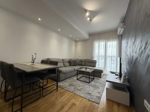 Izdavanje, jednosoban stan, 39m², Stari Aerodrom, Podgorica - image 5