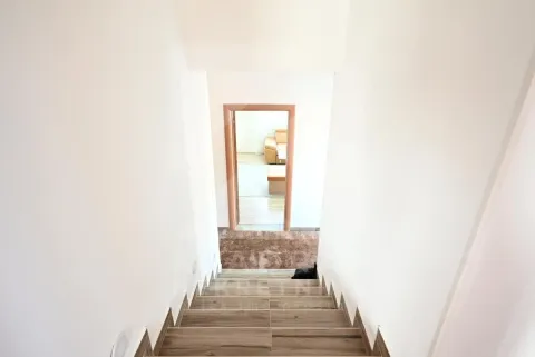 Rent, three bedroom apartment, 160m², Donja Gorica, Podgorica - image 15
